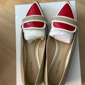 Size 8 close toed shoe by Pour La Victoire.